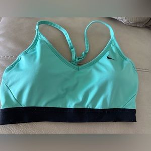 Nike sport bra padded, removable pads size M